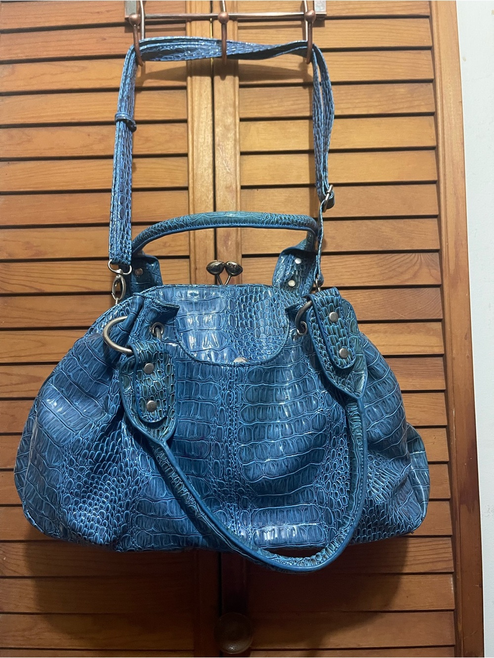 Blue Croc-Textured Women’s Shoulder Bag - Picture 1 of 2